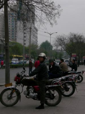20070514161556-motos.jpg